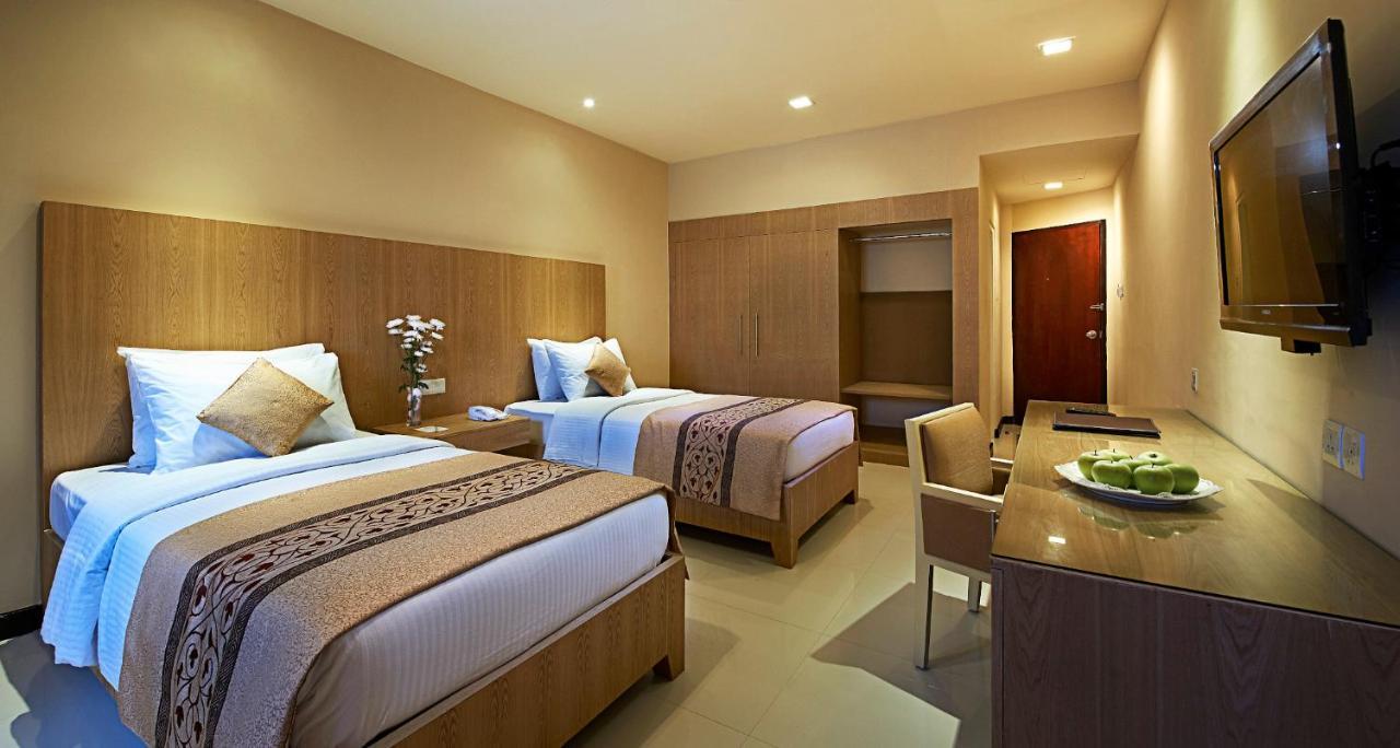 Berjaya Hotel Colombo Dehiwala-Mount Lavinia Exteriör bild