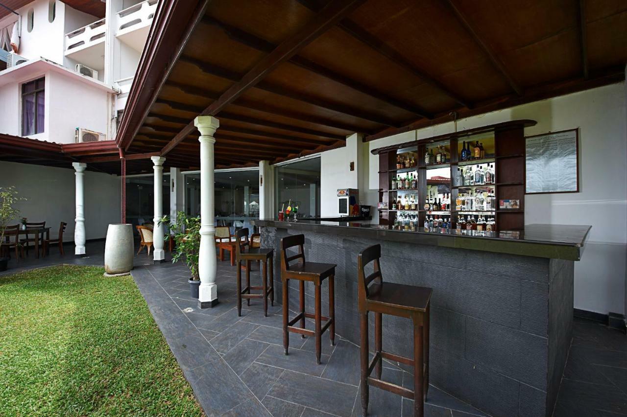 Berjaya Hotel Colombo Dehiwala-Mount Lavinia Exteriör bild