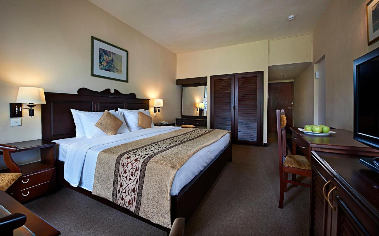 Berjaya Hotel Colombo Dehiwala-Mount Lavinia Exteriör bild