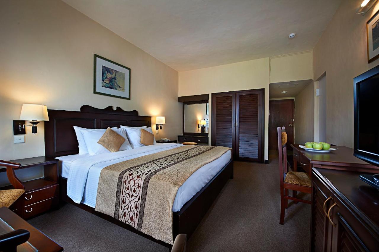 Berjaya Hotel Colombo Dehiwala-Mount Lavinia Exteriör bild